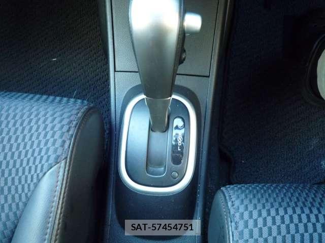 Nissan TIIDA 2010-08 7810925-13