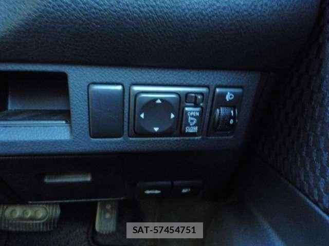 Nissan TIIDA 2010-08 7810925-14