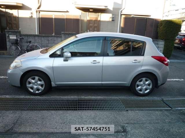 Nissan TIIDA 2010-08 7810925-3