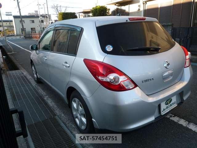 Nissan TIIDA 2010-08 7810925-4