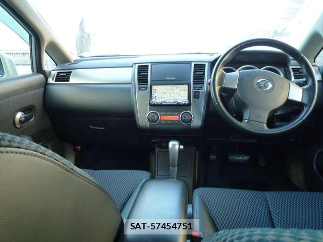 Nissan TIIDA 2010-08 7810925-8