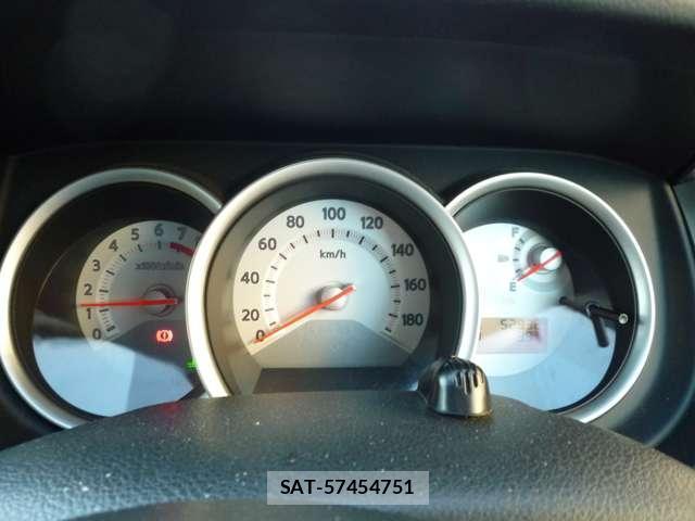 Nissan TIIDA 2010-08 7810925-9