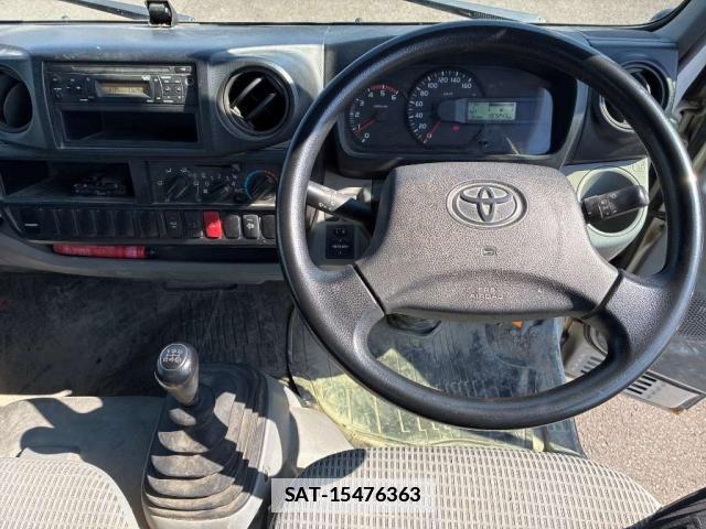 Toyota TOYOACE 2020-05 7796228-5