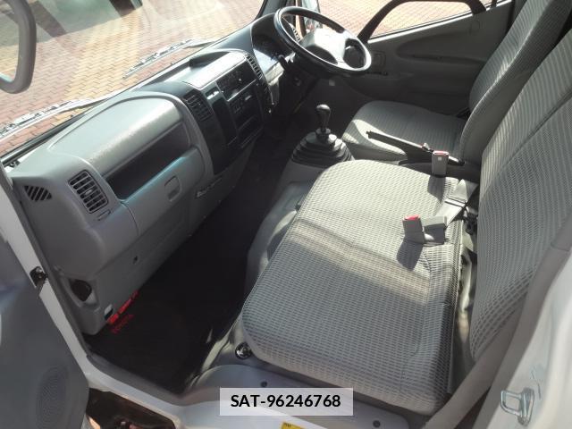 Toyota TOYOACE 2016-06 7798821-13