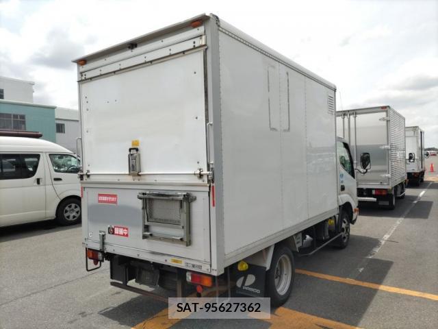 Toyota TOYOACE 2015-04 7809990-1