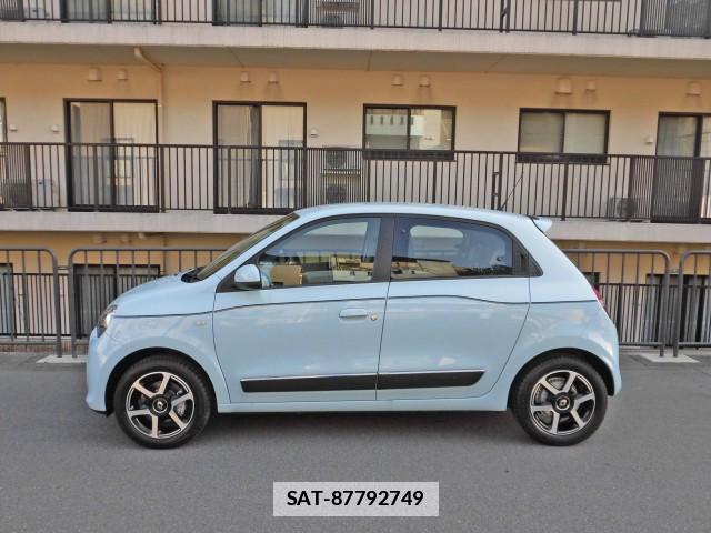 Renault TWINGO 2018-08 7797008-3