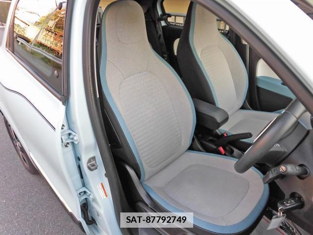 Renault TWINGO 2018-08 7797008-5