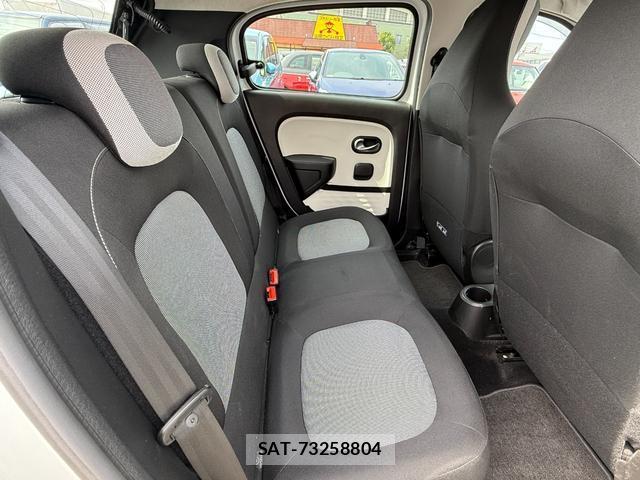 Renault TWINGO 2017-06 7808819-6