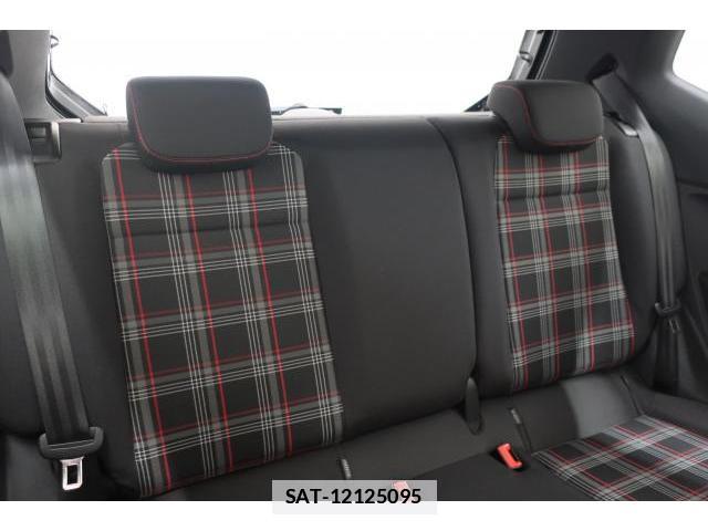 VolksWagen UP! 2019-01 7793158-11