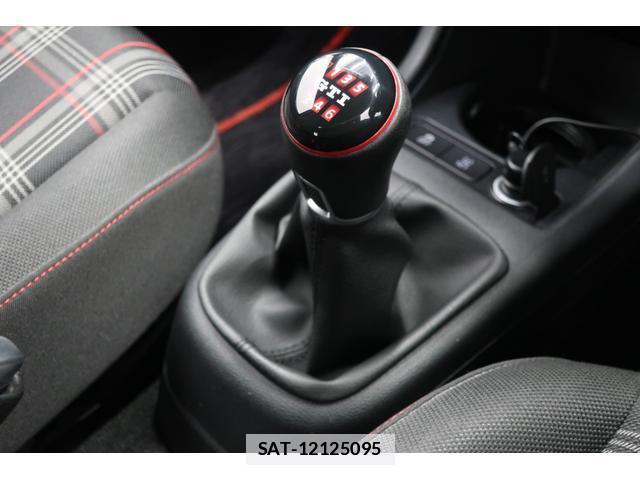VolksWagen UP! 2019-01 7793158-8