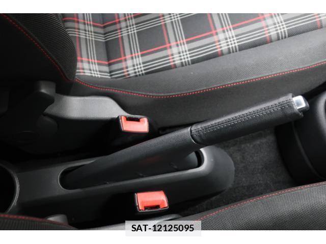 VolksWagen UP! 2019-01 7793158-9