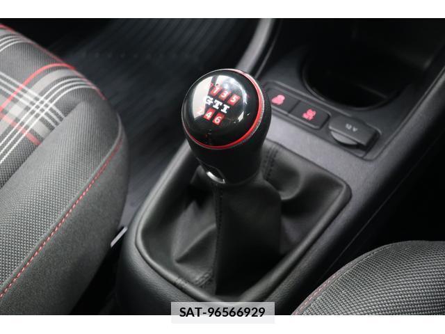 VolksWagen UP! 2019-11 7793159-8