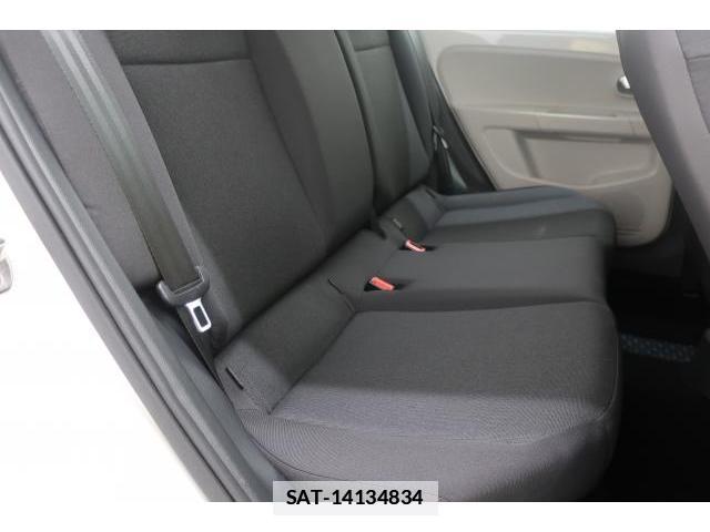 VolksWagen UP! 2018-07 7793166-12