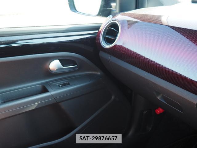 VolksWagen UP! 2018-12 7805036-11