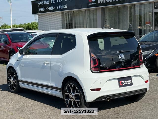 VolksWagen UP! 2019-05 7808813-10
