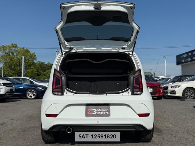 VolksWagen UP! 2019-05 7808813-15