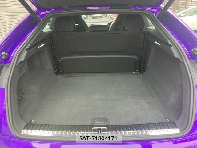 Lamborghini URUS 2022-03 7810206-10