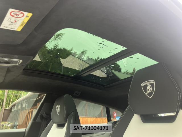 Lamborghini URUS 2022-03 7810206-11