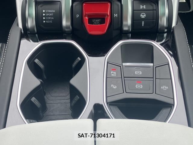 Lamborghini URUS 2022-03 7810206-13