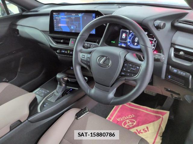 Lexus UX 2023-04 7793904-2