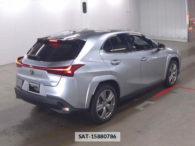 Lexus UX 2023-04 7793904-4