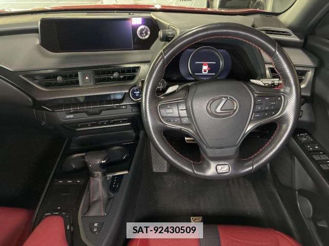 Lexus UX 2019-01 7793941-2