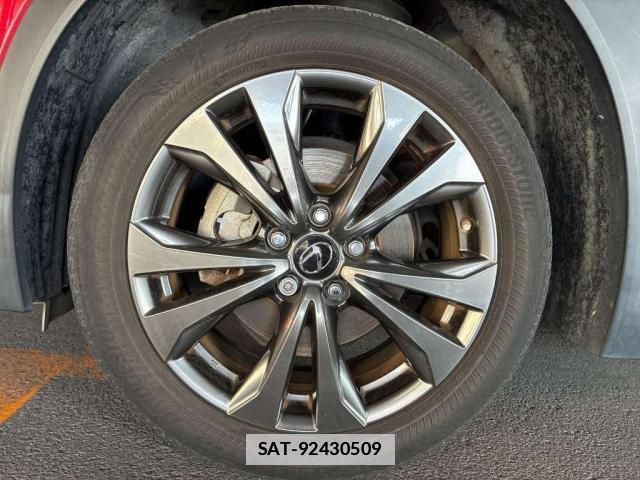 Lexus UX 2019-01 7793941-7