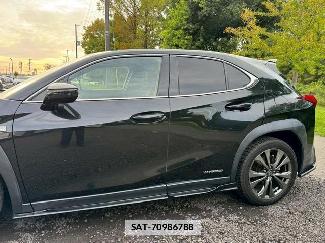 Lexus UX 2018-12 7794327-11