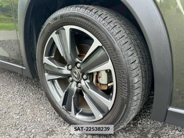 Lexus UX 2019-01 7794330-13