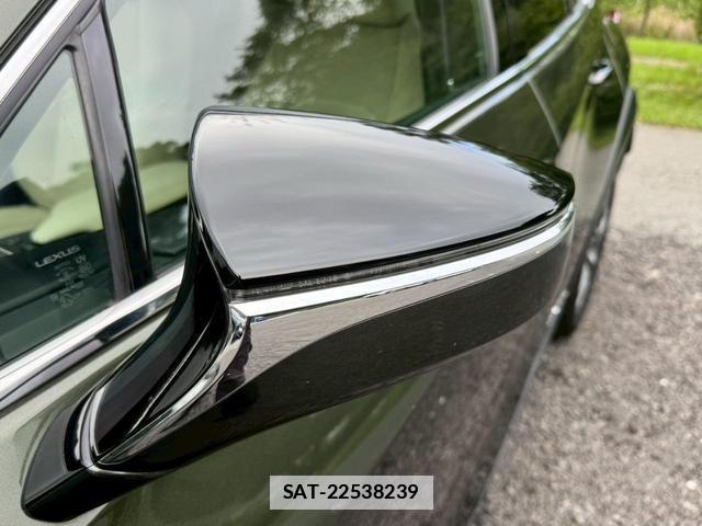 Lexus UX 2019-01 7794330-7