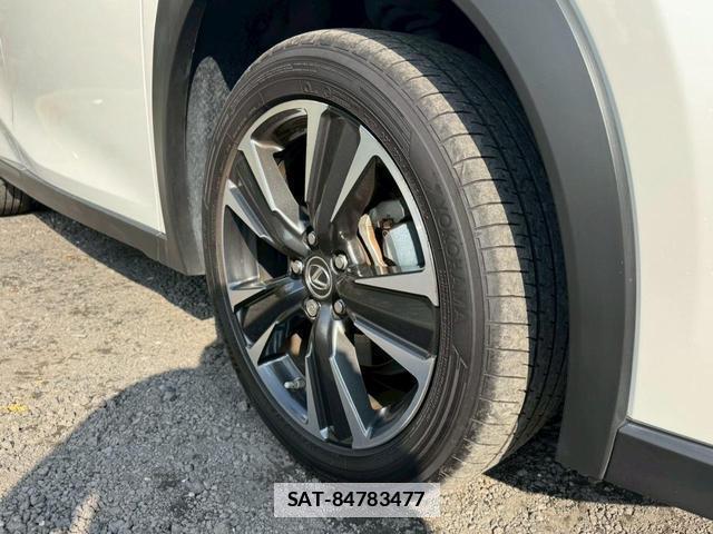 Lexus UX 2019-02 7794337-16
