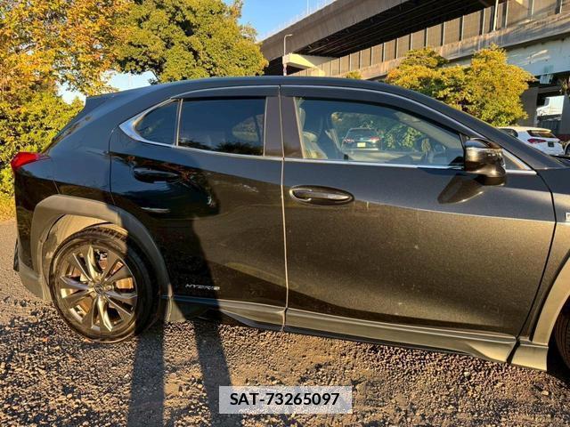 Lexus UX 2019-09 7794343-8