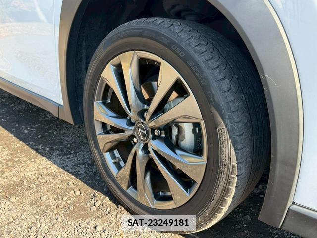 Lexus UX 2019-02 7794360-15