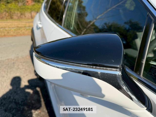 Lexus UX 2019-02 7794360-16