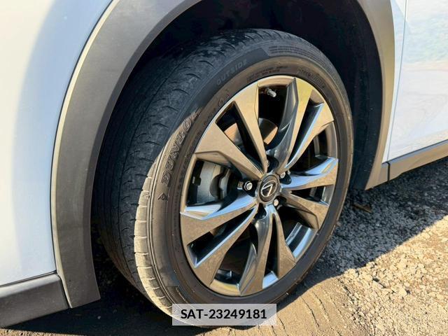 Lexus UX 2019-02 7794360-2