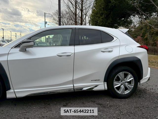 Lexus UX 2019-04 7794361-1