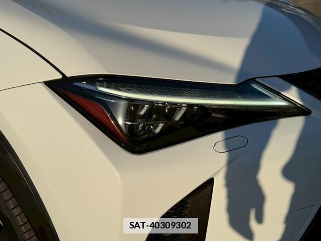 Lexus UX 2019-03 7794369-12