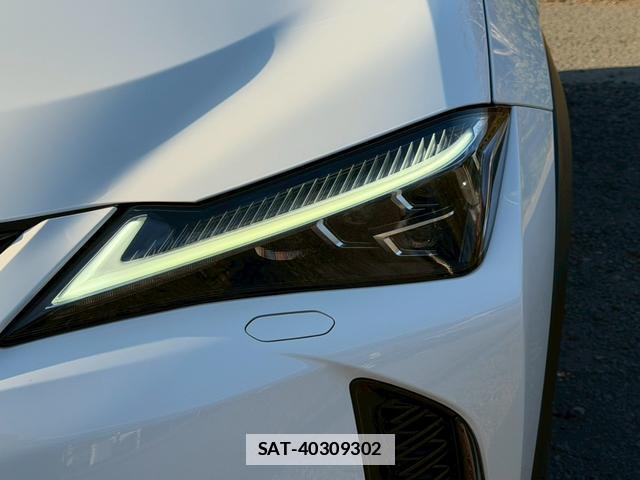 Lexus UX 2019-03 7794369-3