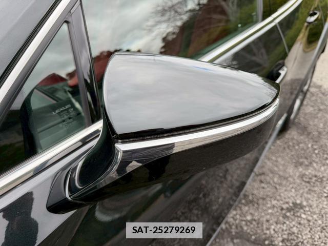 Lexus UX 2021-01 7794374-3