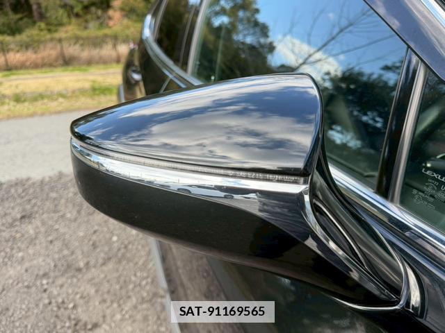 Lexus UX 2019-02 7794377-13