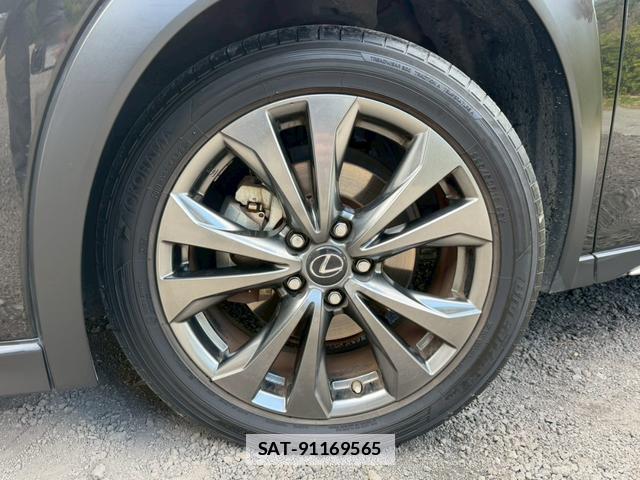 Lexus UX 2019-02 7794377-7
