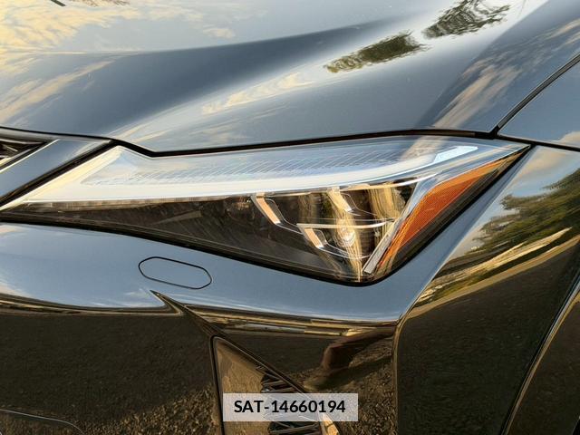 Lexus UX 2020-01 7794378-4