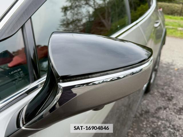 Lexus UX 2020-03 7794403-10