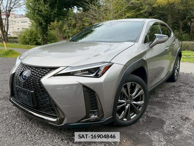Lexus UX 2020-03 7794403-4