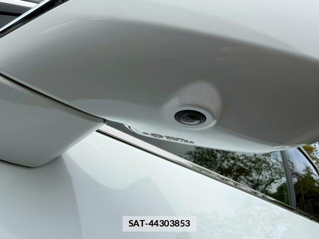 Lexus UX 2019-03 7794405-10