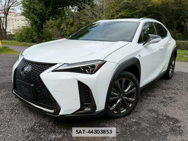 Lexus UX 2019-03 7794405-4