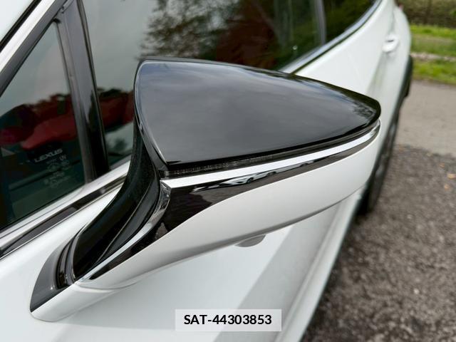 Lexus UX 2019-03 7794405-9