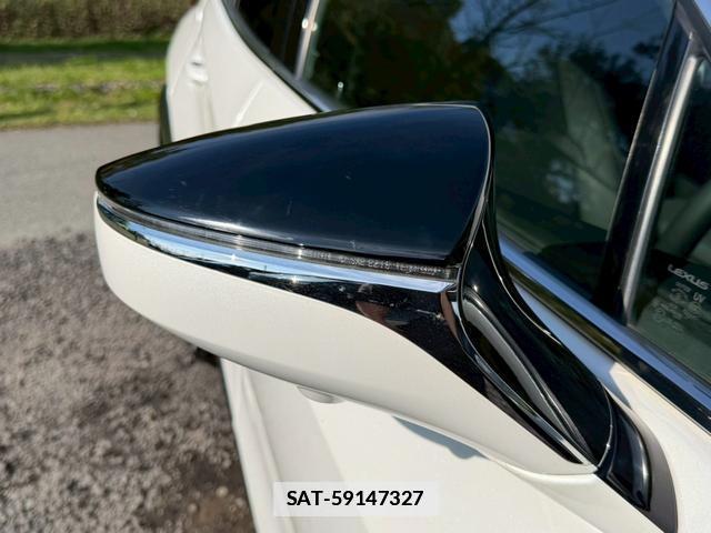 Lexus UX 2019-06 7794406-1