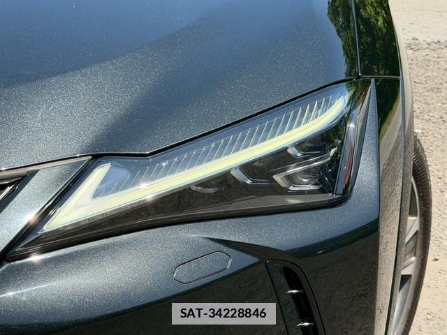 Lexus UX 2020-03 7794438-3