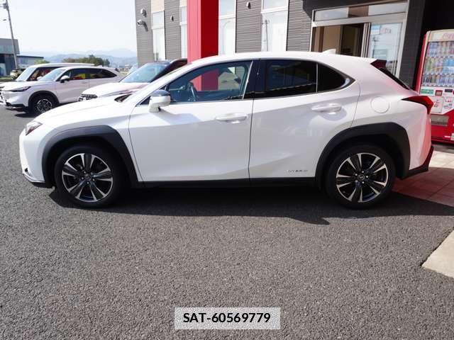 Lexus UX 2018-12 7795546-3